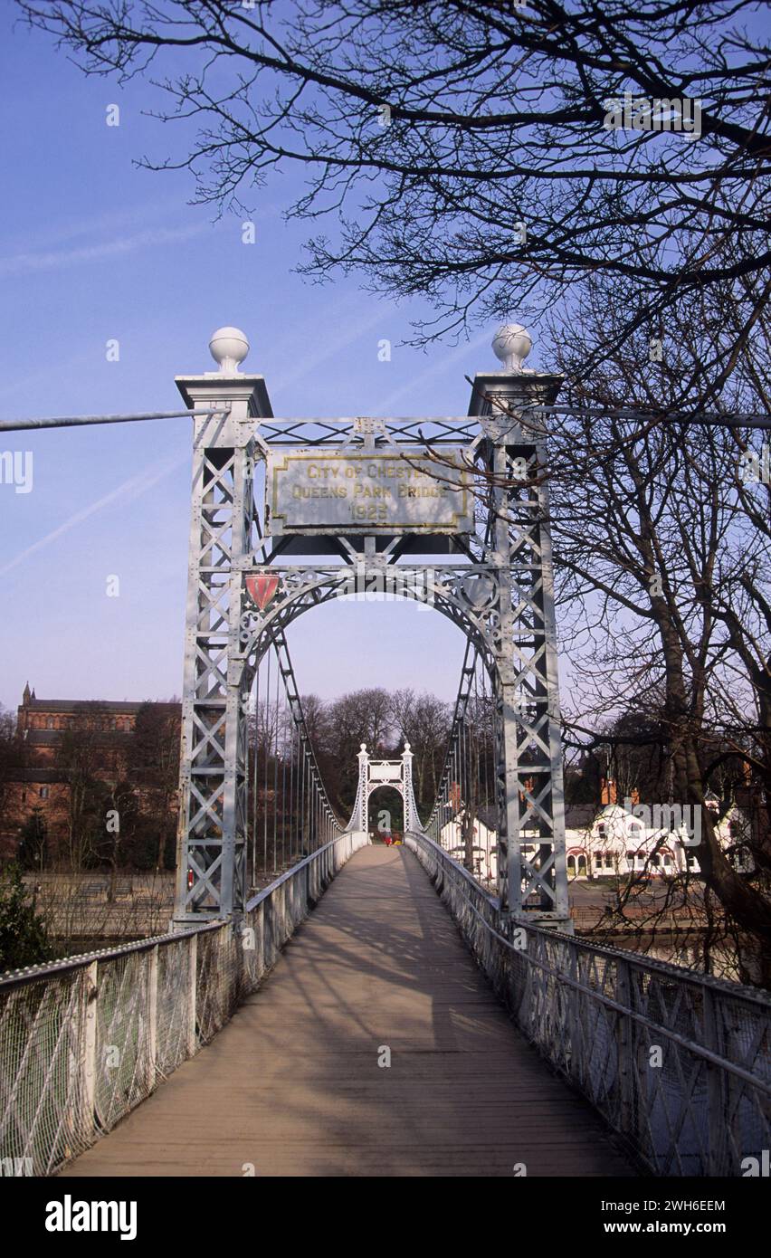 Chester footbridge hi-res stock photography and images - Alamy
