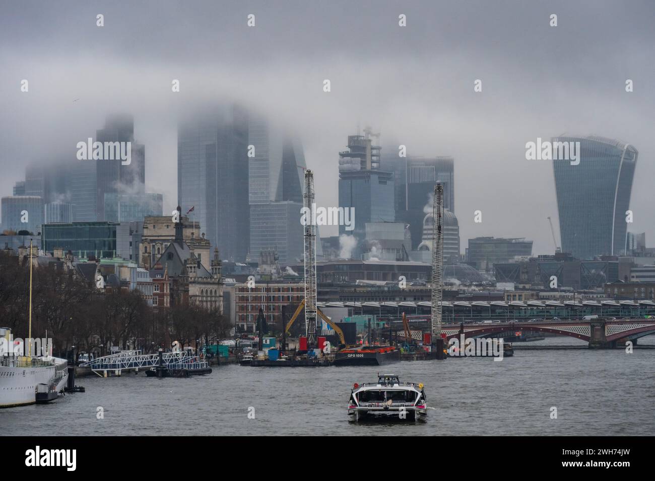 London, UK. 8th Feb, 2024. The City is shrouded in low storm clouds and mist - Wet and cold weather from the latest storm system comes to London. Credit: Guy Bell/Alamy Live News Stock Photo