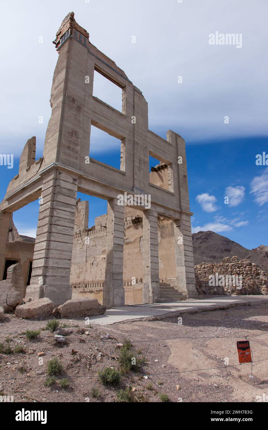 Ruins of the Cook Bank building, completed in 1908, in the ghost town of Rhyolite, Nevada. Stock Photo