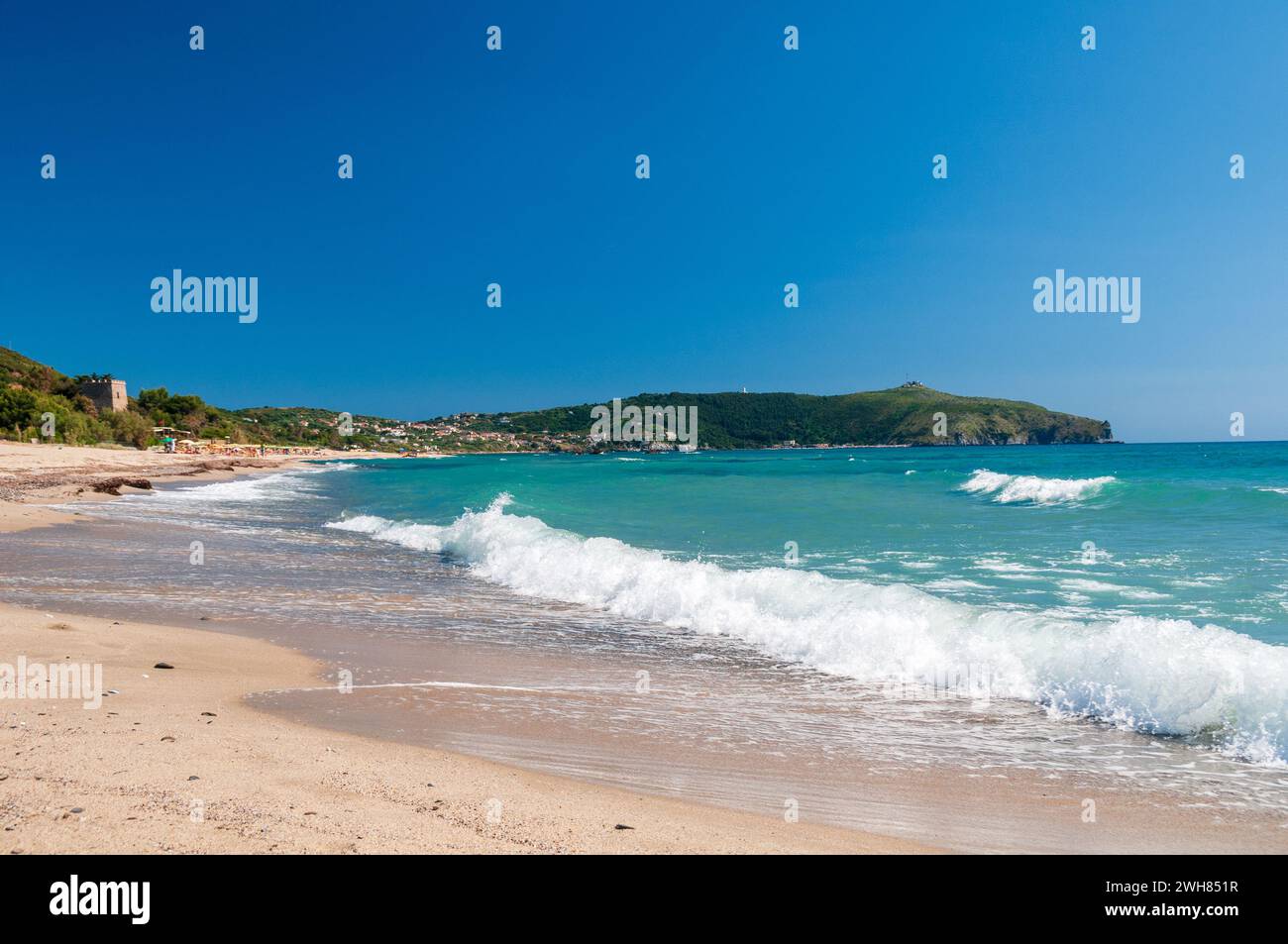 Landschaft  an der hügeligen Mittelmeerküste von Capo Palinuro auf dem Cilento Stock Photo