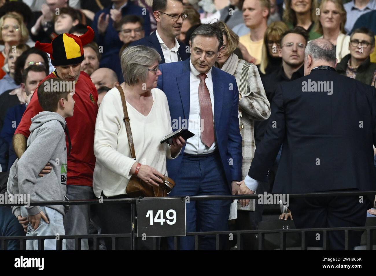 Antwerp, Belgium. 08th Feb, 2024. Antwerp's mayor Bart De Wever pictured at a basketball match between Belgian national women team 'the Belgian Cats' and the USA, Thursday 08 February 2024 in Antwerp, during the FIBA Women's basketball qualification tournament for the 2024 Summer Olympics in Paris, France. BELGA PHOTO DIRK WAEM Credit: Belga News Agency/Alamy Live News Stock Photo