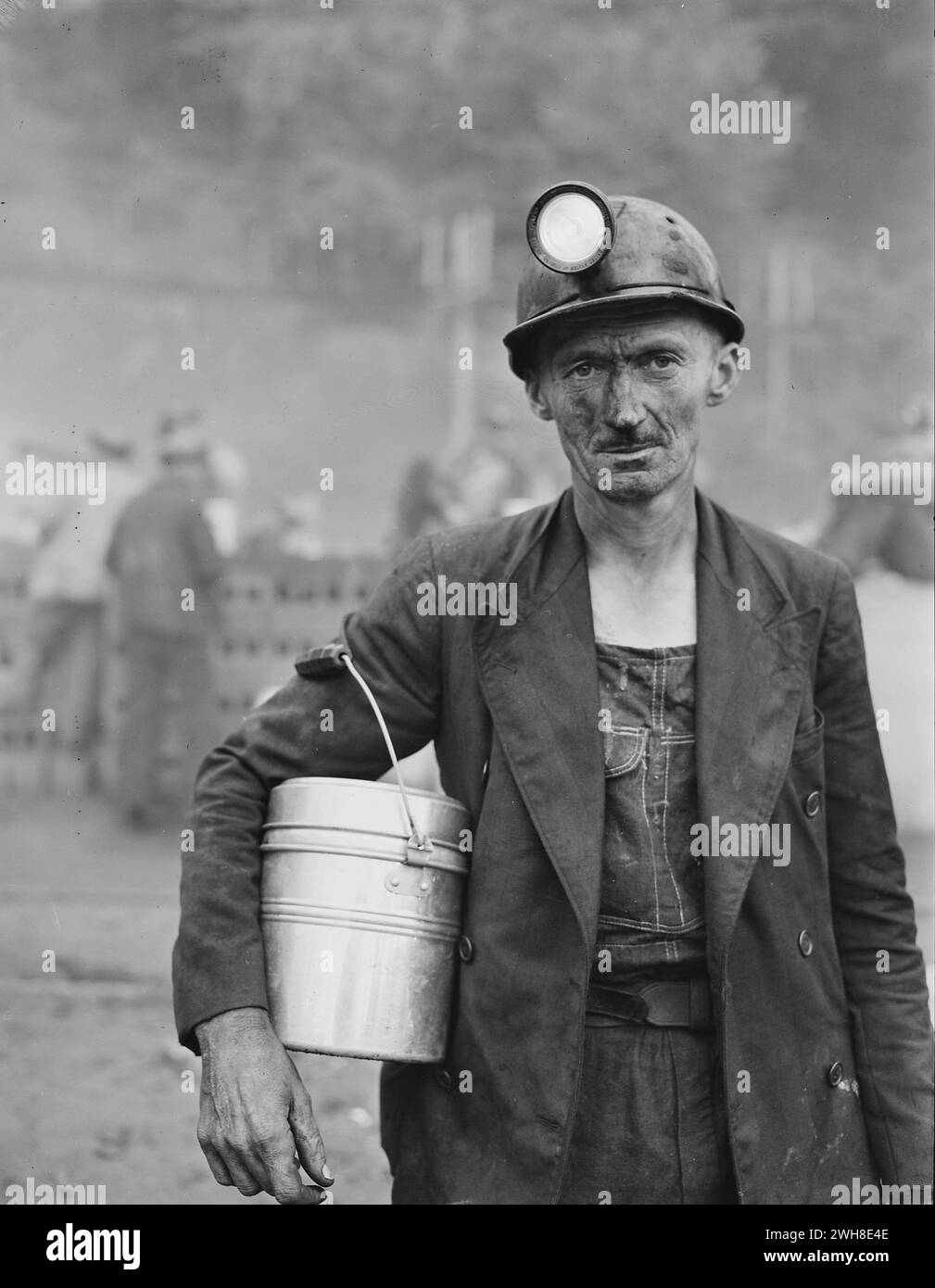 September 23, 1946. Floyd County, Kentucky. Harry Fain, coal loader. Inland Steel Company, Wheelwright #1 & 2 Mines, Wheelwright, Floyd County, Kentucky. Stock Photo