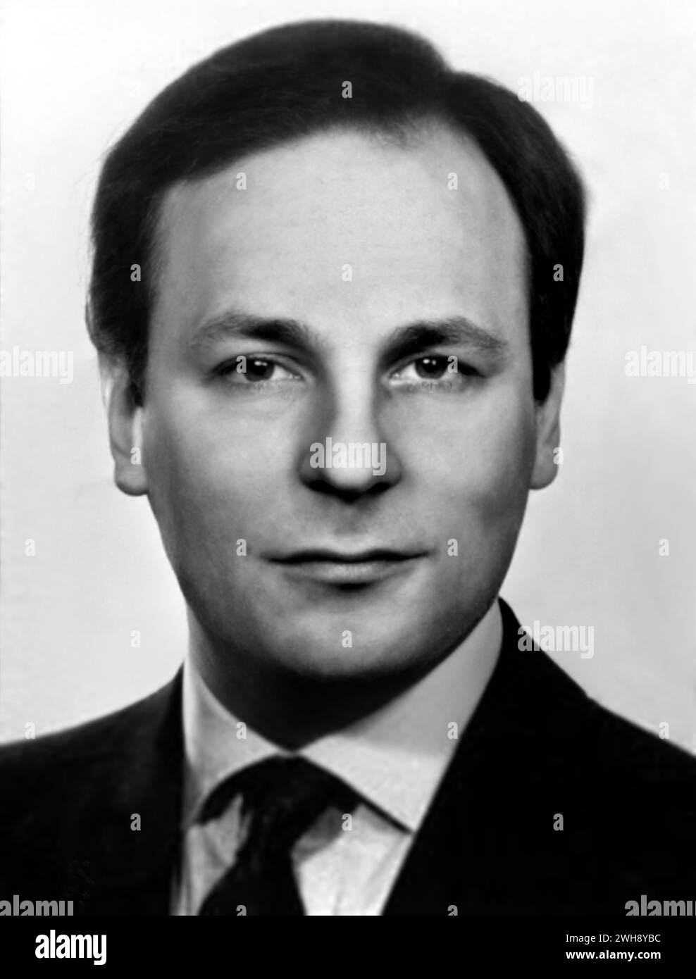 1989 ca., Rome , ITALY : The italian criminal outlaw RENATINO Enrico DE PEDIS ( Renato , 1954 - 1990 ), the Mafia boss of BANDA DELLA MAGLIANA , an Italian criminal organization based in the city of Rome , particularly active throughout the late 1970s until the early 1990s. De Pedis has also been linked to the disappearance of young girl EMANUELA ORLANDI ( kidnapped and disappeared forever on June 22, 1983 ), whose case has been linked with the Pope John Paul II assassination attempt . On 2 February 1990, De Pedis was ambushed and murdered by his former colleagues on Via del Pellegrino near Ca Stock Photo