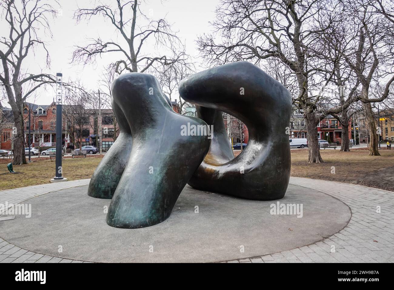 Henry Moore's monumental bronze sculpture, Large Two Forms, in Toronto's Grange Park Stock Photo