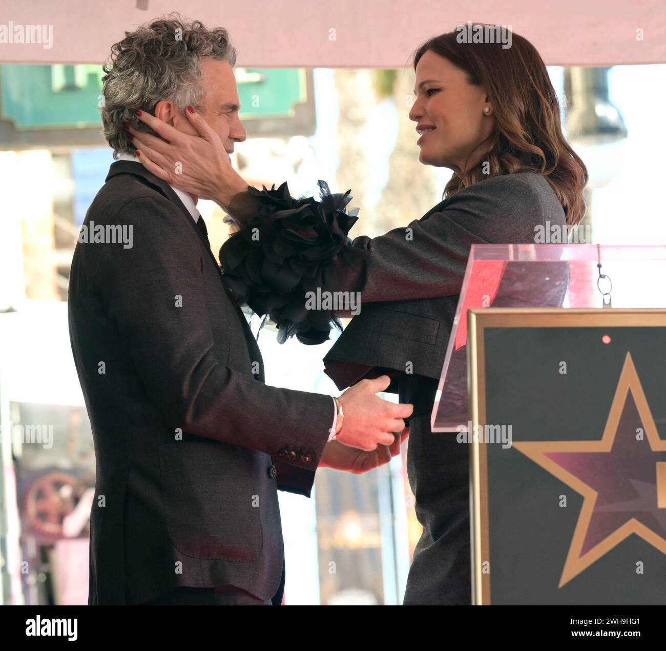 Los Angeles USA 08th Feb 2024 LOS ANGELES CA February 08 2024   Los Angeles Usa 08th Feb 2024 Los Angeles Ca February 08 2024 Mark Ruffalo Jennifer Garner On Hollywood Boulevard Where Ruffalo Was Honored With A Star On The Hollywood Walk Of Fame Picture Credit Paul Smithalamy Live News 2WH9HG1 