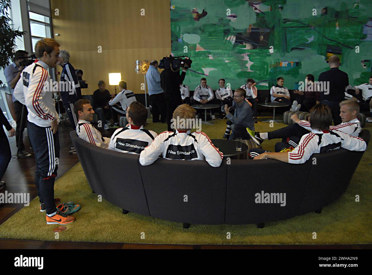 KASTRUP/COPENHAGEN/DENMARK   Danish football teams player in mixed zone relaxing and talking to danish sports media at Hilton Airport Hotel today dpat Stock Photo