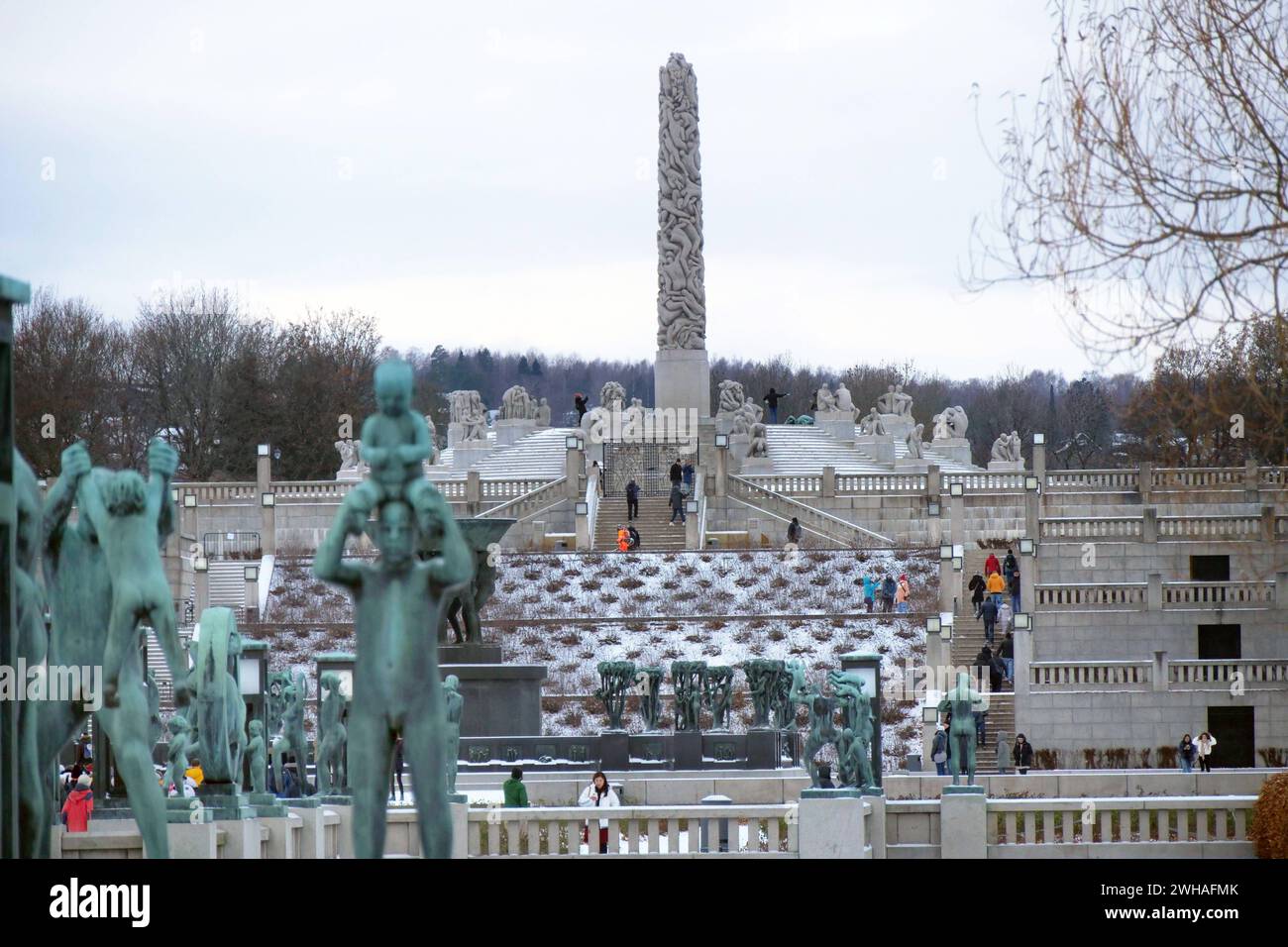 Fotorundgang durch den verschneiten Figurenpark des grossen ...