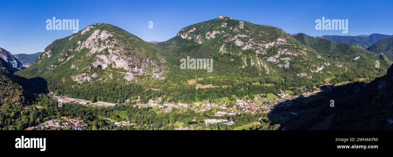 entrance of the cave of Niaux, Vicdessos valley, Niaux, department of Ariège, Pyrenean mountain range, France Stock Photo