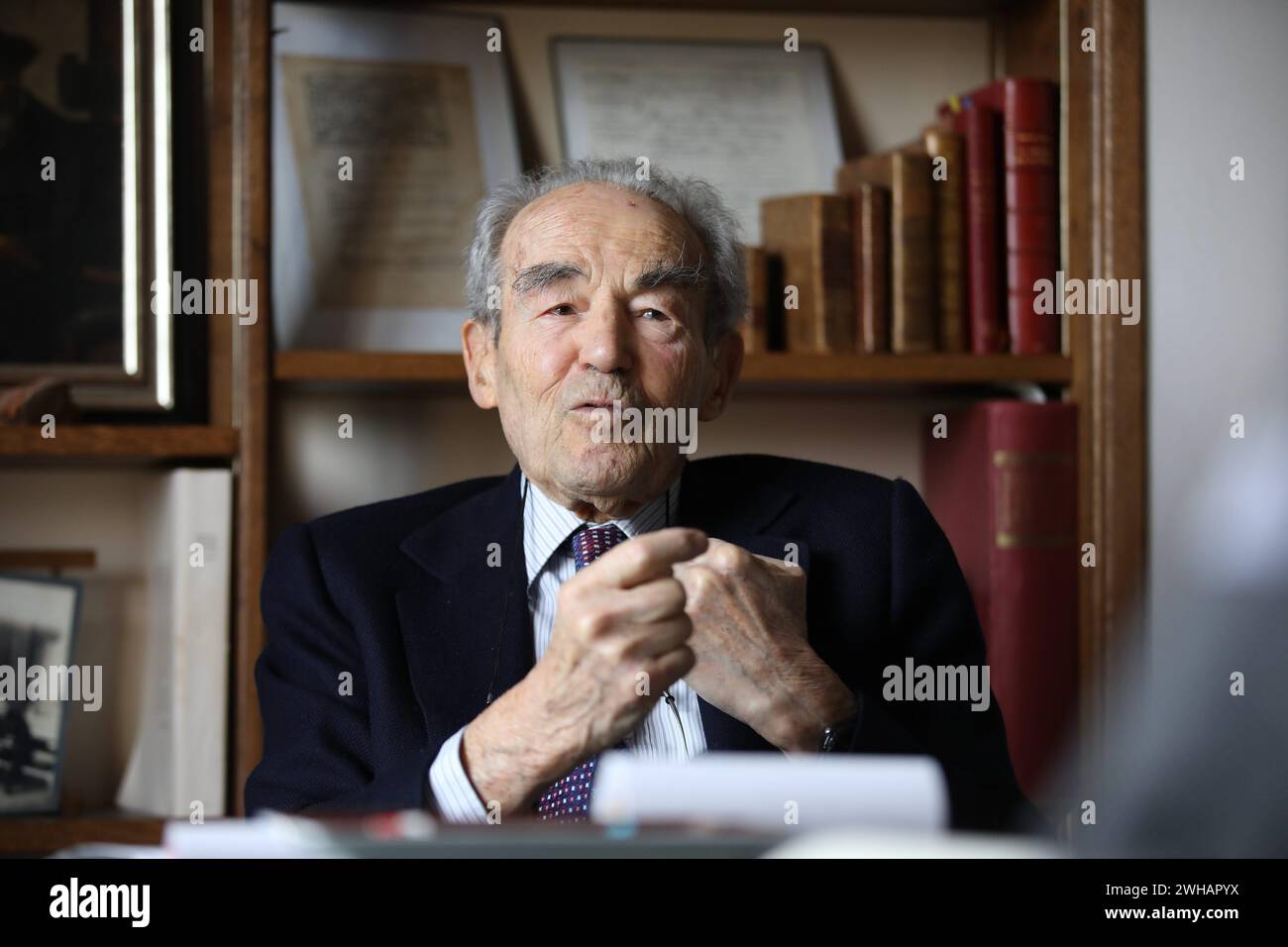 Paris, France. 09th Feb, 2024. © PHOTOPQR/LE PARISIEN/Olivier Arandel ; 09/02 Décès de Robert Badinter ARCHIVES FRANCE Death of Robert Badinter, born March 30, 1928 in Paris, is a French politician, jurist and essayist. Professor of private law and lawyer at the Paris bar, he became known to the general public for his fight against the death penalty, the abolition of which he supported before Parliament in 1981. FILES Paris ; 29/01/2020 ; Paris, mercredi 29 janvier 2020. Robert Badinter, homme politique, juriste et essayiste français. Credit: MAXPPP/Alamy Live News Stock Photo