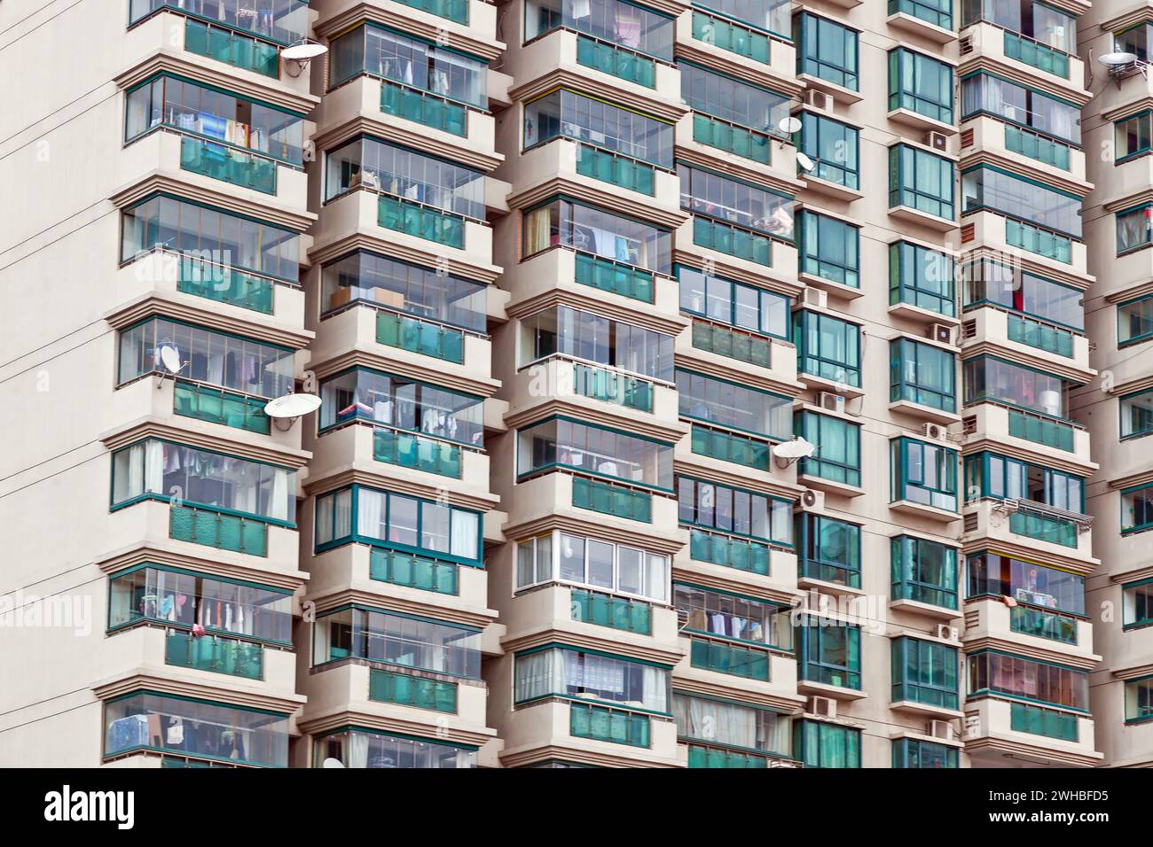 Tall structures abstract hi-res stock photography and images - Alamy