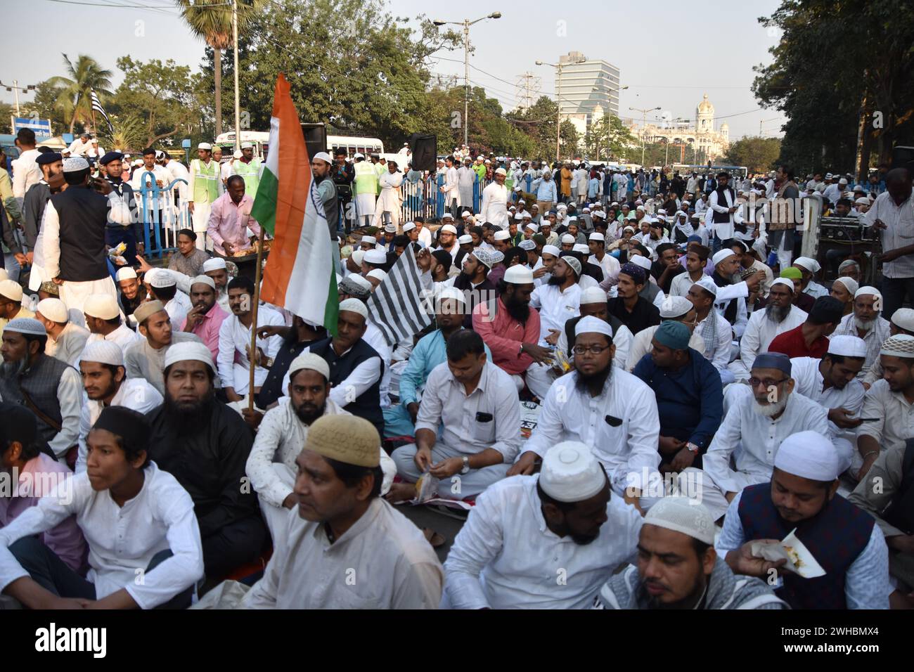 kolkata india 09th feb 2024 amidst escalating concerns over the gyanvapi mosque issue west bengal state jamiat e ulama organized a procession in kolkata led by cabinet minister maulana siddiqullah chowdhury thousands of muslims rallied to safeguard mosques madrassas cemeteries eidgahs and khanqahs nationwide the event highlighted the communitys commitment to preserving religious sanctuaries and promoting communal harmony photo by biswarup gangulypacific press credit pacific press media production corpalamy live news 2WHBMX4