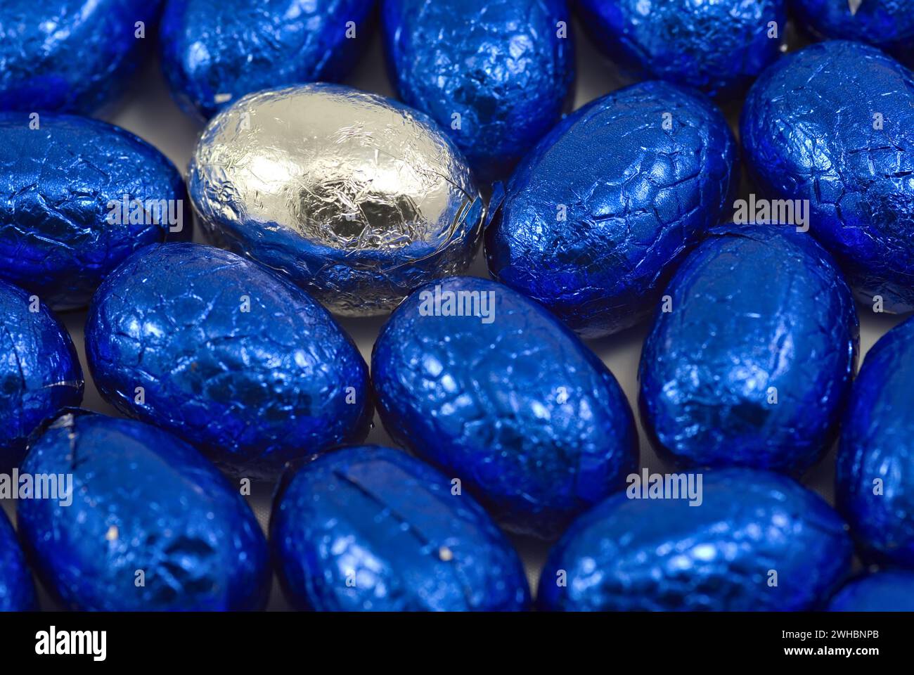 Eggs odd one out hi-res stock photography and images - Alamy