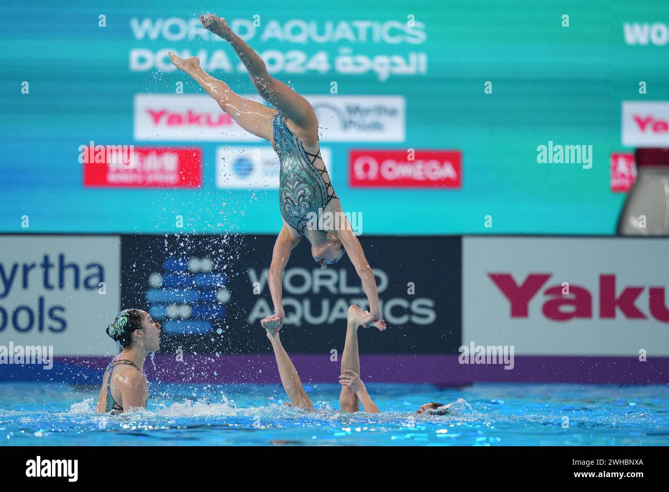 (240209) -- DOHA, Feb. 9, 2024 (Xinhua) -- Team China perform during the final of team free of artistic swimming at the World Aquatics Championships in Doha, Qatar, Feb. 9, 2024. (Xinhua/Xue Yuge) Stock Photo