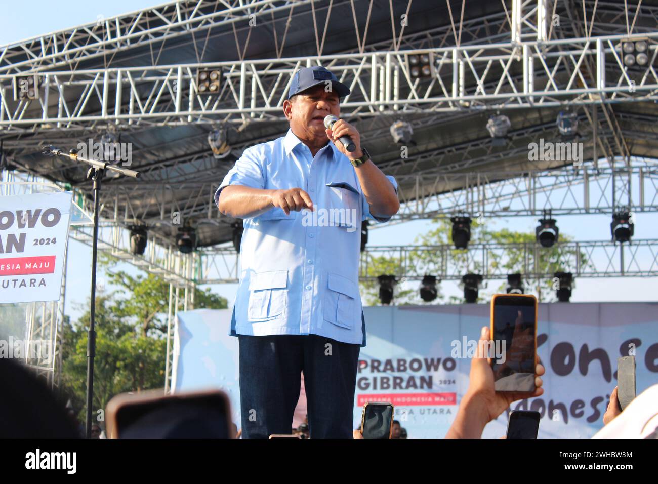 Presidential candidate, Prabowo Subianto campaigns at Baharuddin