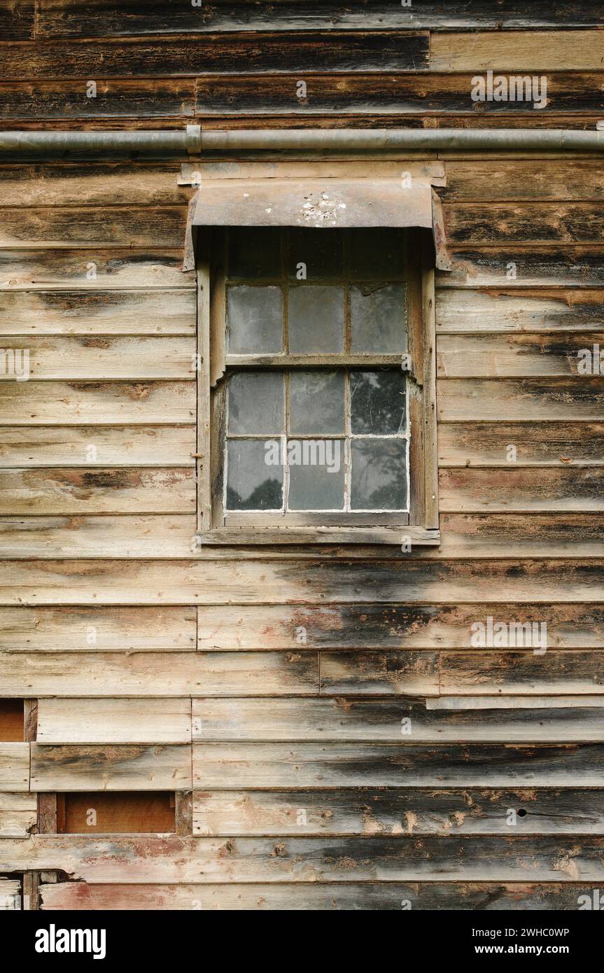 Grunge wall and window Stock Photo - Alamy