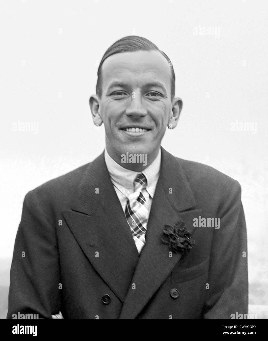 Noel Coward. Portrait of the English playwright, composer and singer,  Sir Noël Peirce Coward  (1899-1973). Photo from Bain News Service, c.1925. Stock Photo