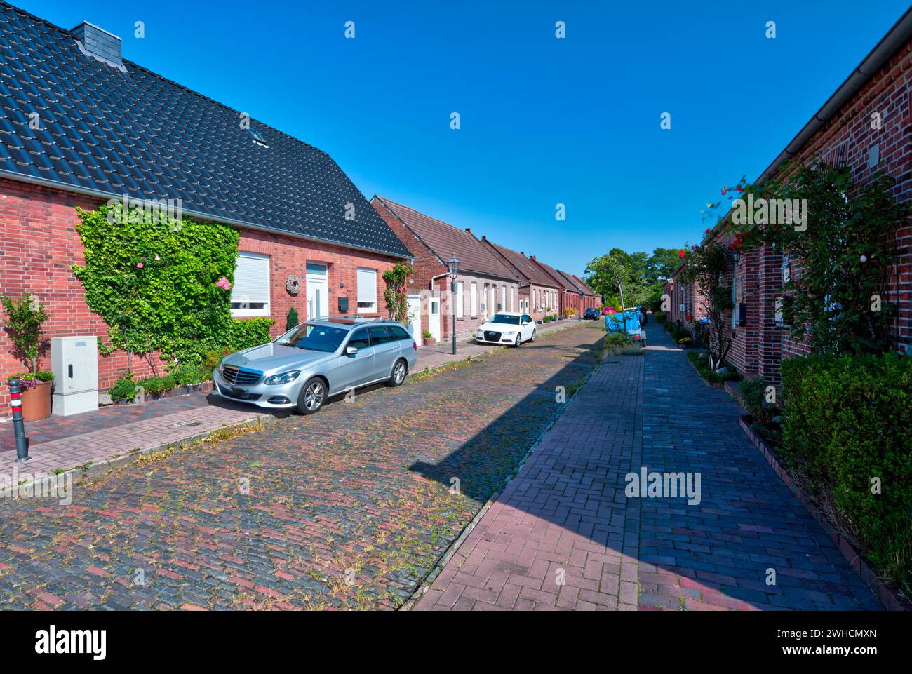 Shipyard workers' housing estate, house facade, architecture, town view, city tour, tourism, Wilhelmshaven, Lower Saxony, Germany, Stock Photo