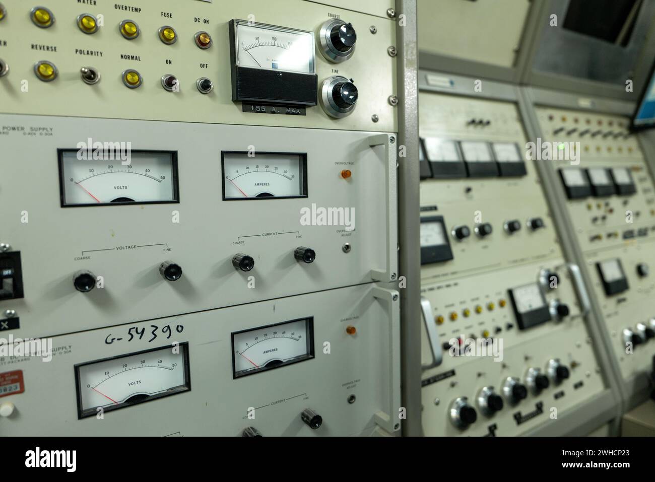Control Panel of a Cyclotron Particle Accelerator Stock Photo - Alamy