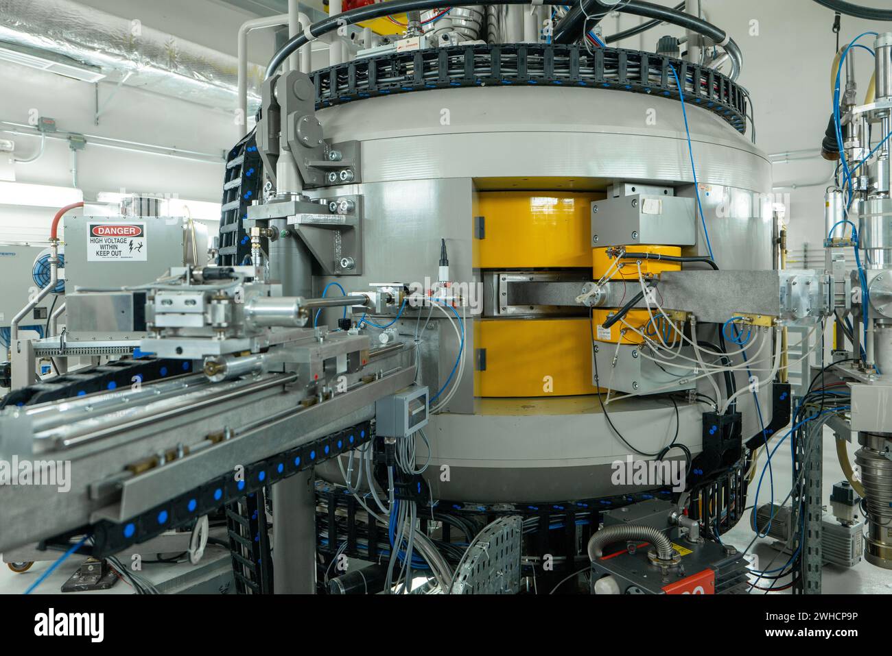 Control Panel of a Cyclotron Particle Accelerator Stock Photo - Alamy