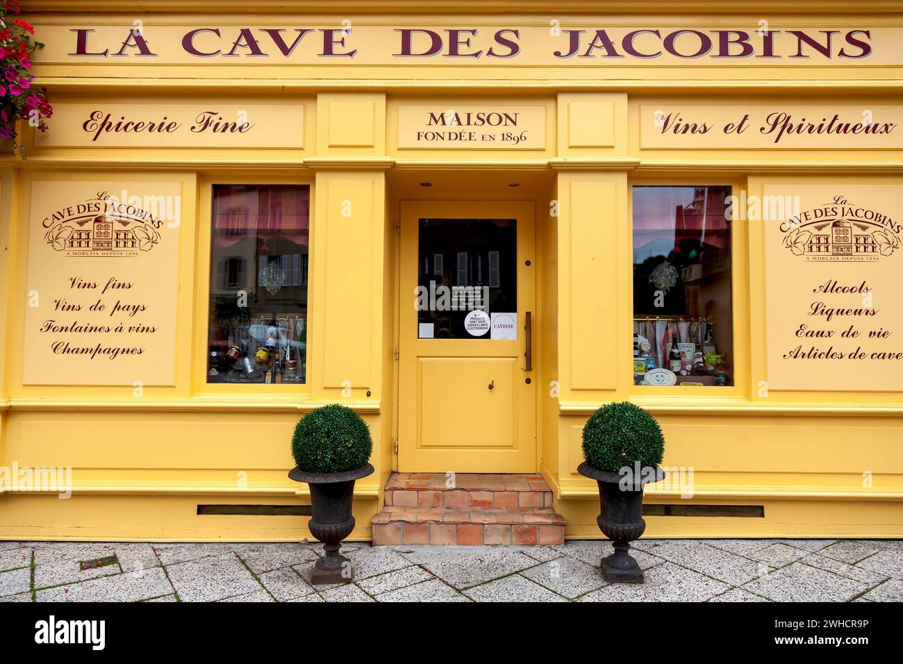 La Cave des Jacobins, The Jacobins' Cellar, wine cellar in a historic house, Morlaix, Departements Finistere, Brittany, France Stock Photo