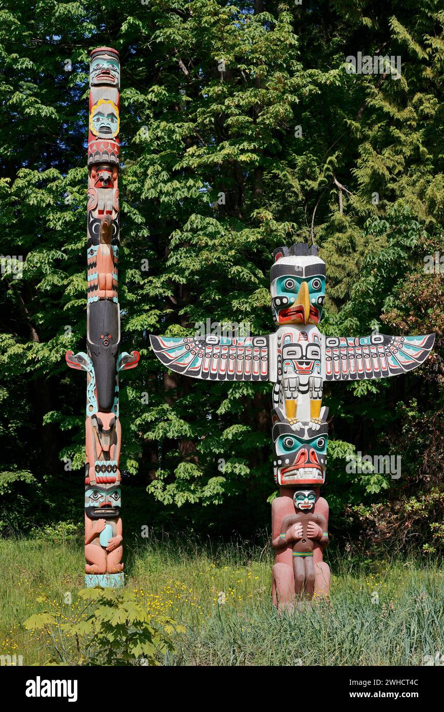 Totem poles, Sky Chief Totem Pole and Thunderbird House Post Totem Pole