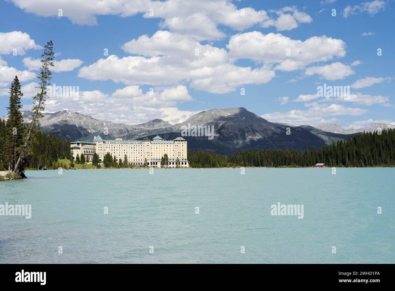 Hotel Fairmont Chateau Lake Louise and Lake Louise, Banff National Park ...