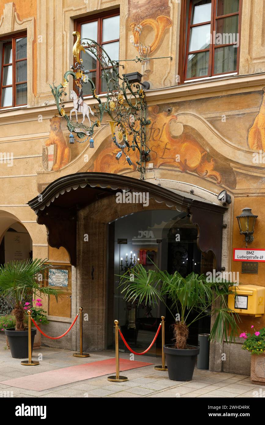Entrance area of the Atlas Grand Hotel in Ludwigstraße in the