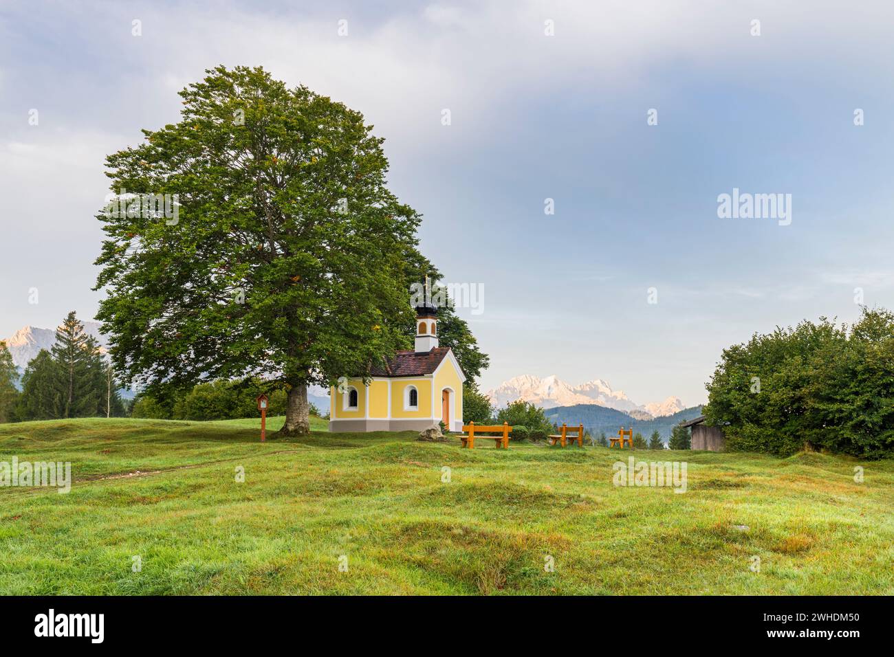 Maria Rast Chapel on the Buckelwiesen, Wetterstein Mountains, Krün ...