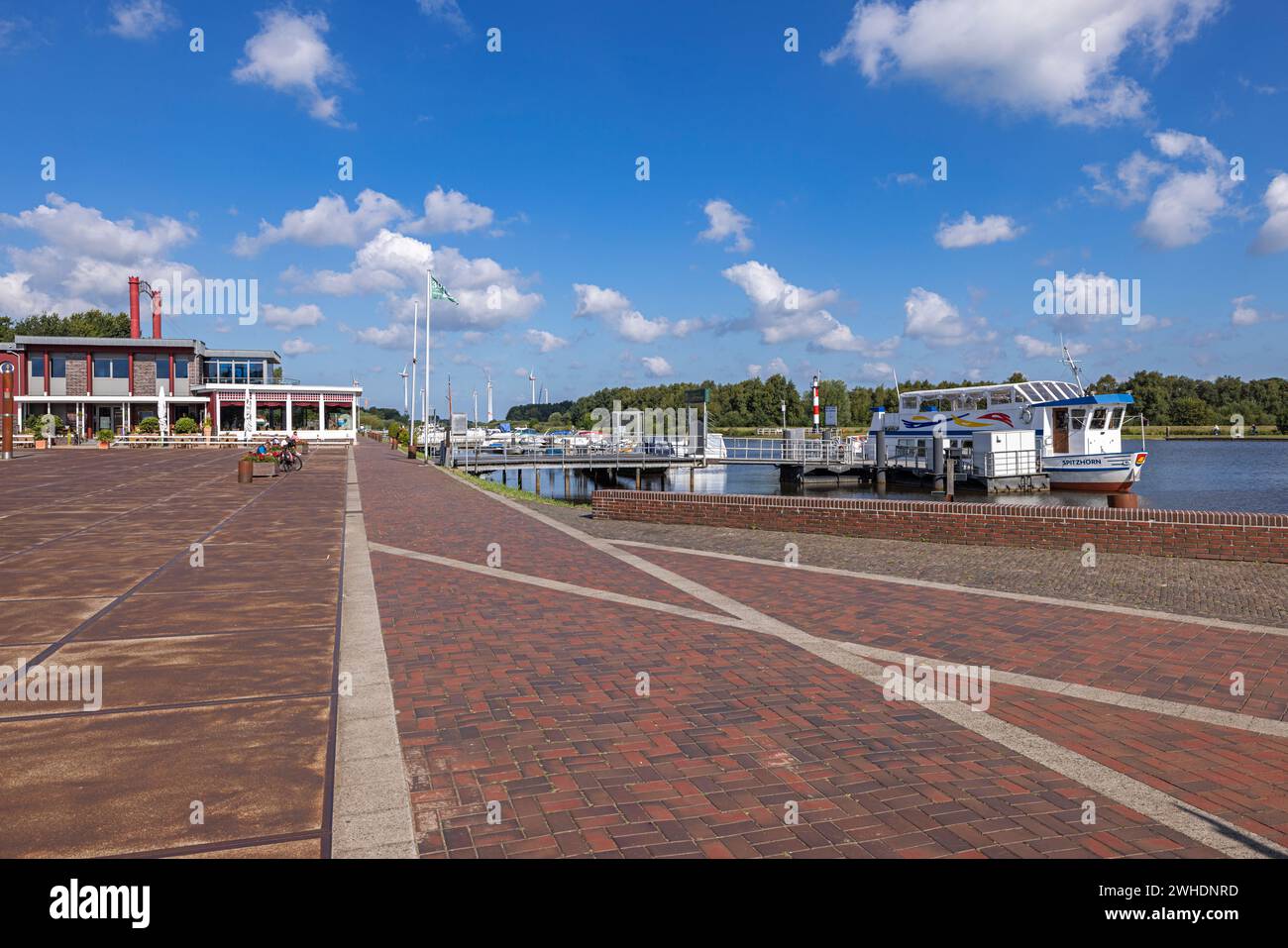 Spitz Promenade Promenade passenger ship port hi-res stock photography and images - Alamy