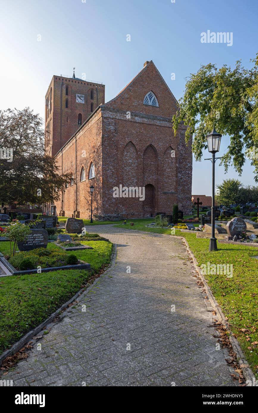 Störtebeker Tower with St. Mary's Church in Marienhafe, Brookmerland, Aurich district, East Frisia, Lower Saxony, Stock Photo