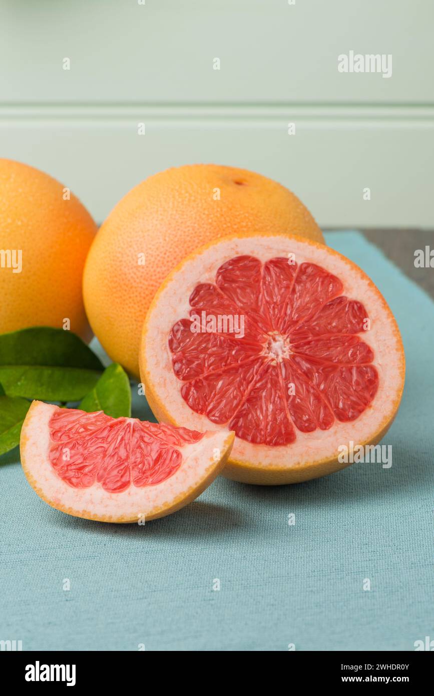 Red grapefruit basket hi-res stock photography and images - Alamy