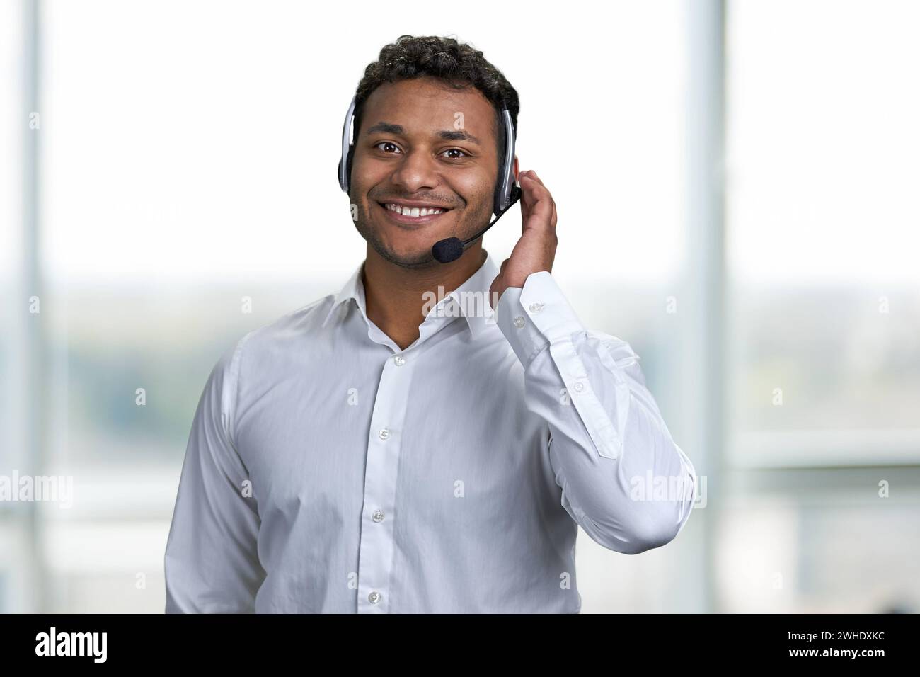 Dark skinned man wearing face hi-res stock photography and images - Alamy