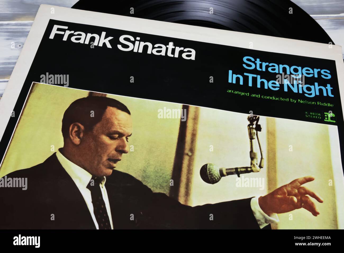 Frank Sinatra - Strangers In The Night 1966 - Vintage Vinyl 33 rpm