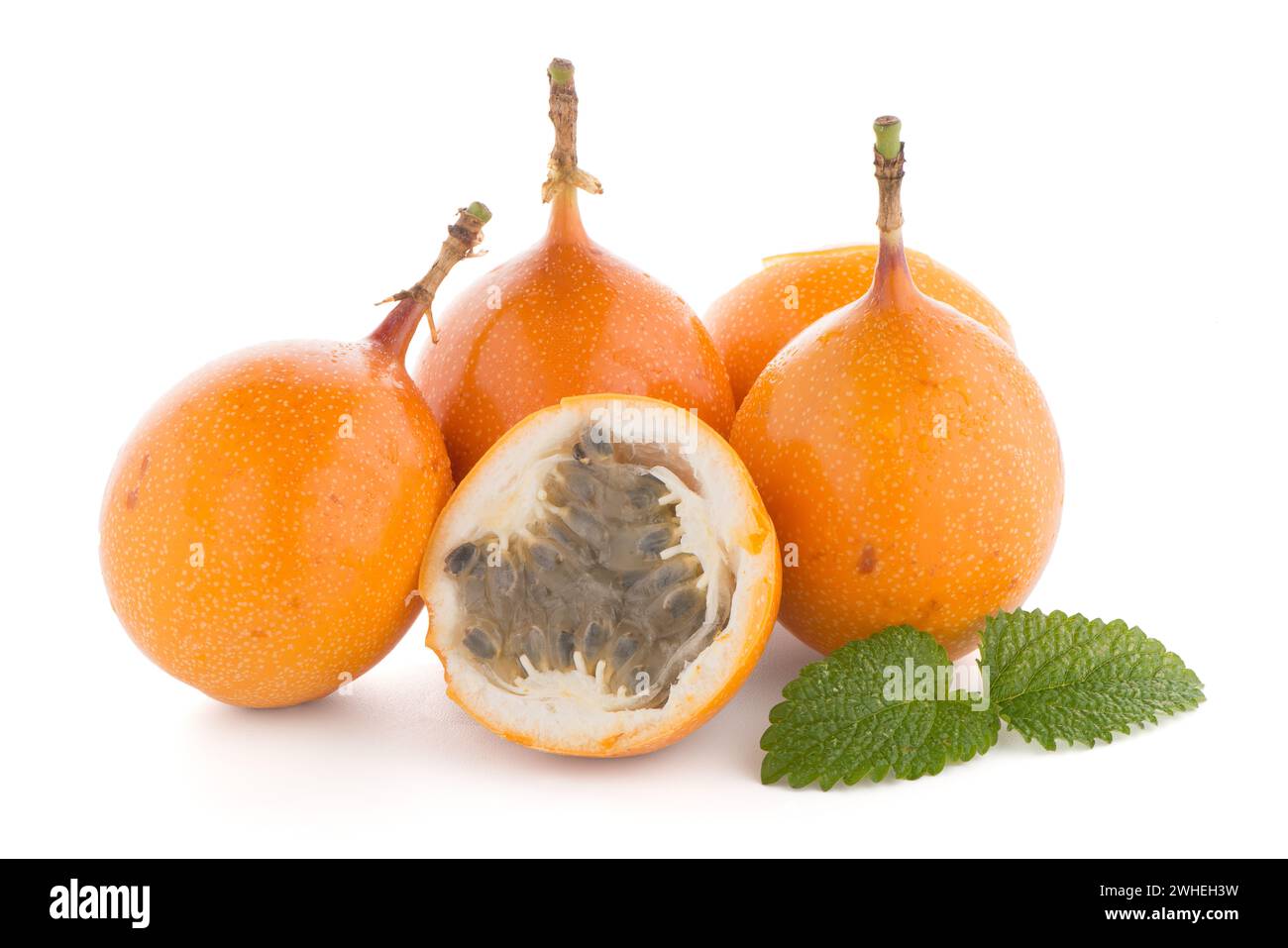 Passion fruit maracuja granadilla Stock Photo - Alamy