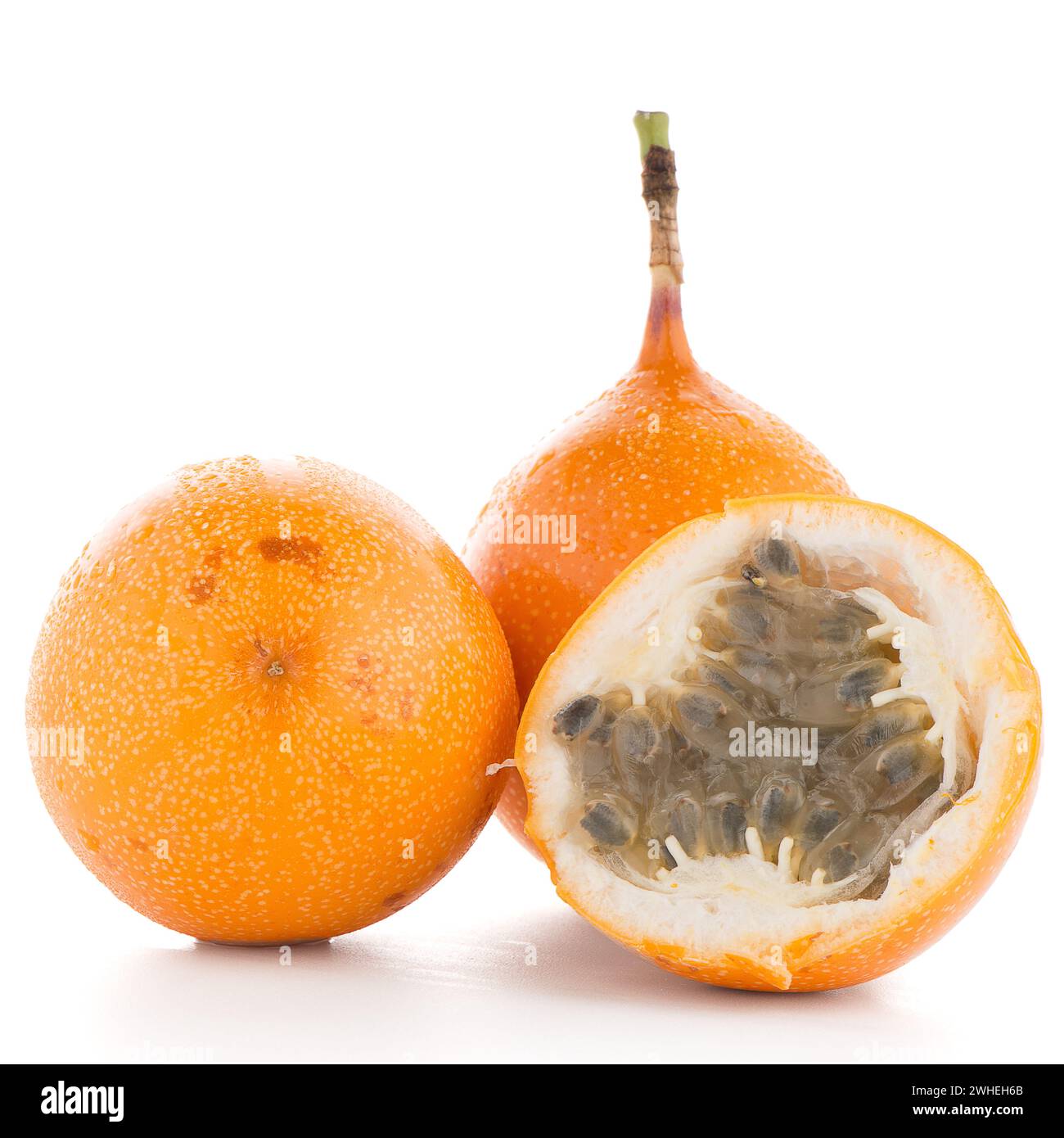Passion fruit maracuja granadilla Stock Photo - Alamy
