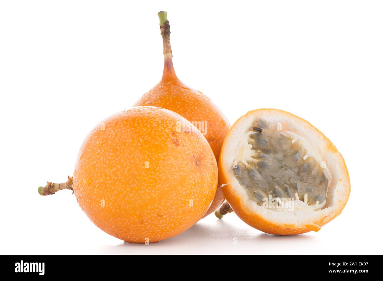 Passion fruit maracuja granadilla Stock Photo - Alamy