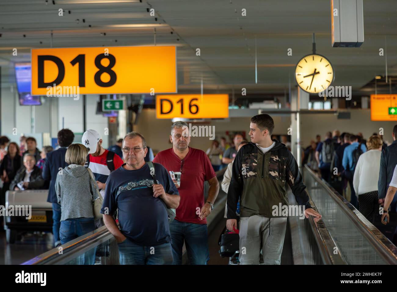 '09.07.2019, Netherlands, North Holland, Amsterdam - Gates and escalators in the transit area at Amsterdam Airport Schiphol (AMS). 00A190709D062CAROEX Stock Photo