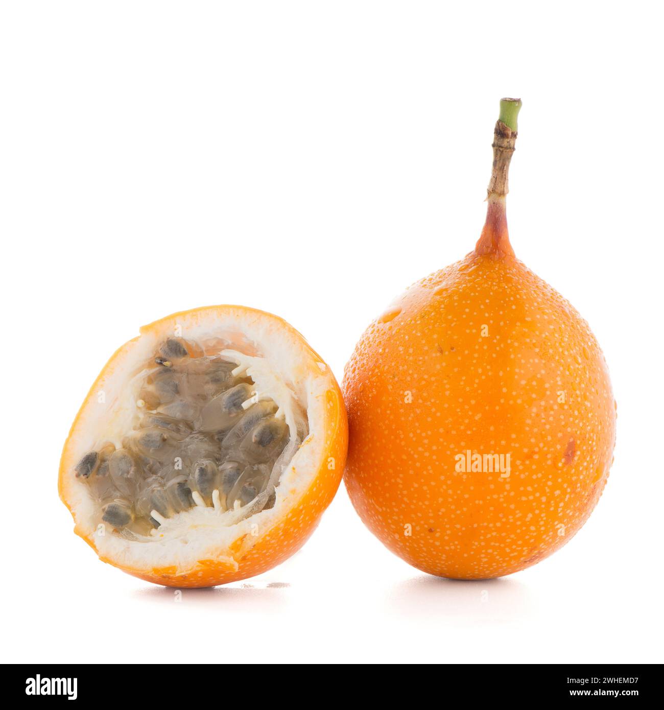 Passion fruit maracuja granadilla Stock Photo - Alamy