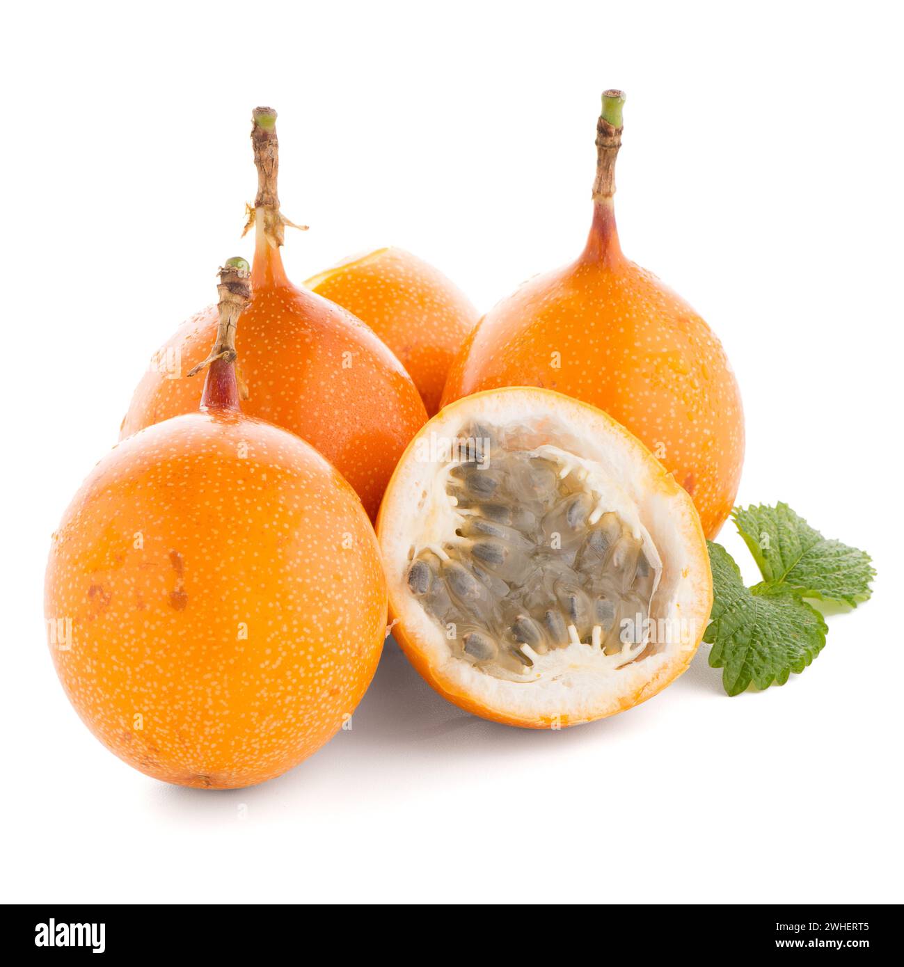 Passion fruit maracuja granadilla Stock Photo - Alamy