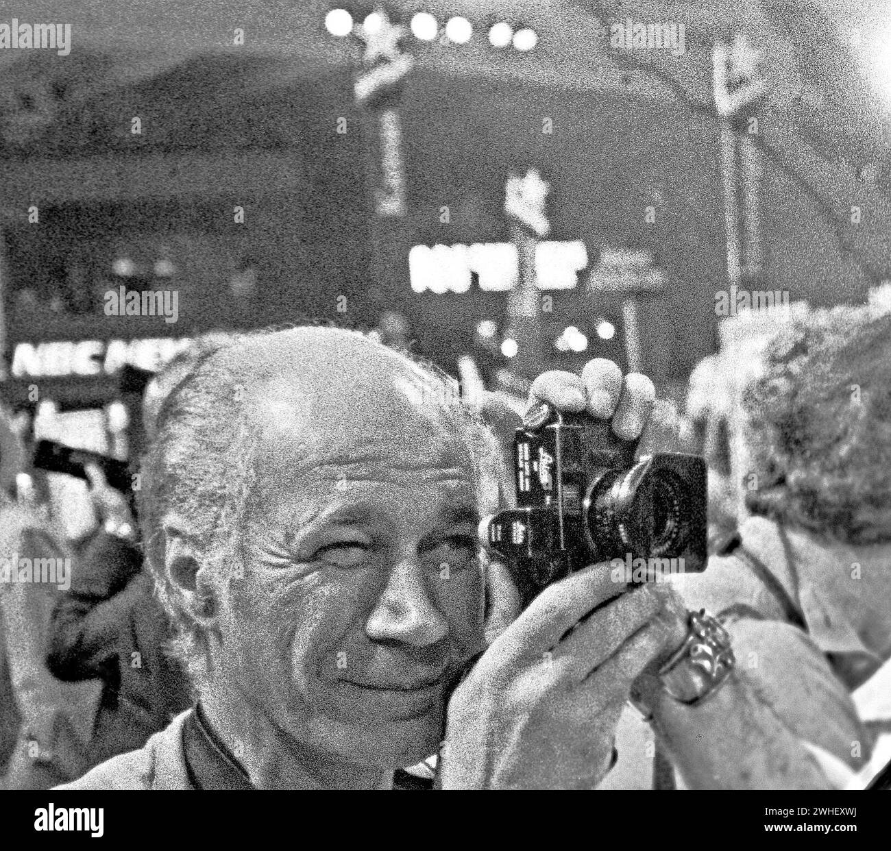 photojournalist, Eddie Adams, photographing the Democratic National Convention in San Francisco, California, 1984 Stock Photo