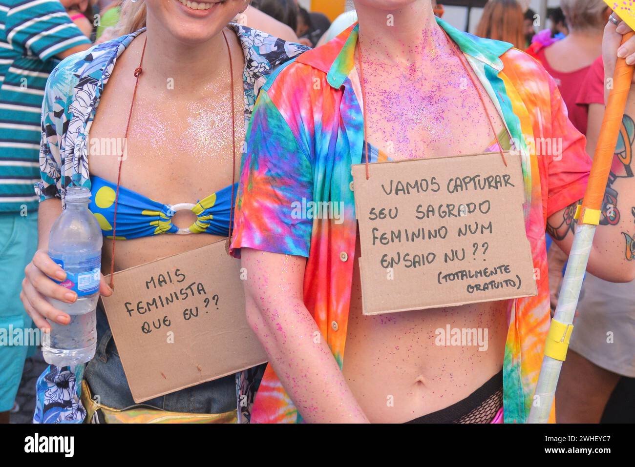 February 9, 2024, Rio De Janeiro, Rio De Janeiro, Brasil: RIO DE JANEIRO (RJ), 02/09/2024 - CARNIVAL/BLOCOS DE RUA/ORFAOS DE BRIZOLA/RJ - The Bloco Orfaos de Brizola paraded this Friday, February 9th, in the center of the city of Rio de Janeiro. The Bloco Orfaos do Brizola proposes to take politics and social criticism to the streets during Carnival in Rio. The Block commemorates the 40th anniversary of the inauguration of the Sambadrome in Rio de Janeiro. (Foto: Saulo Angelo/Thenews2/Zumapress) (Credit Image: © Saulo Angelo/TheNEWS2 via ZUMA Press Wire) EDITORIAL USAGE ONLY! Not for Commercia Stock Photo