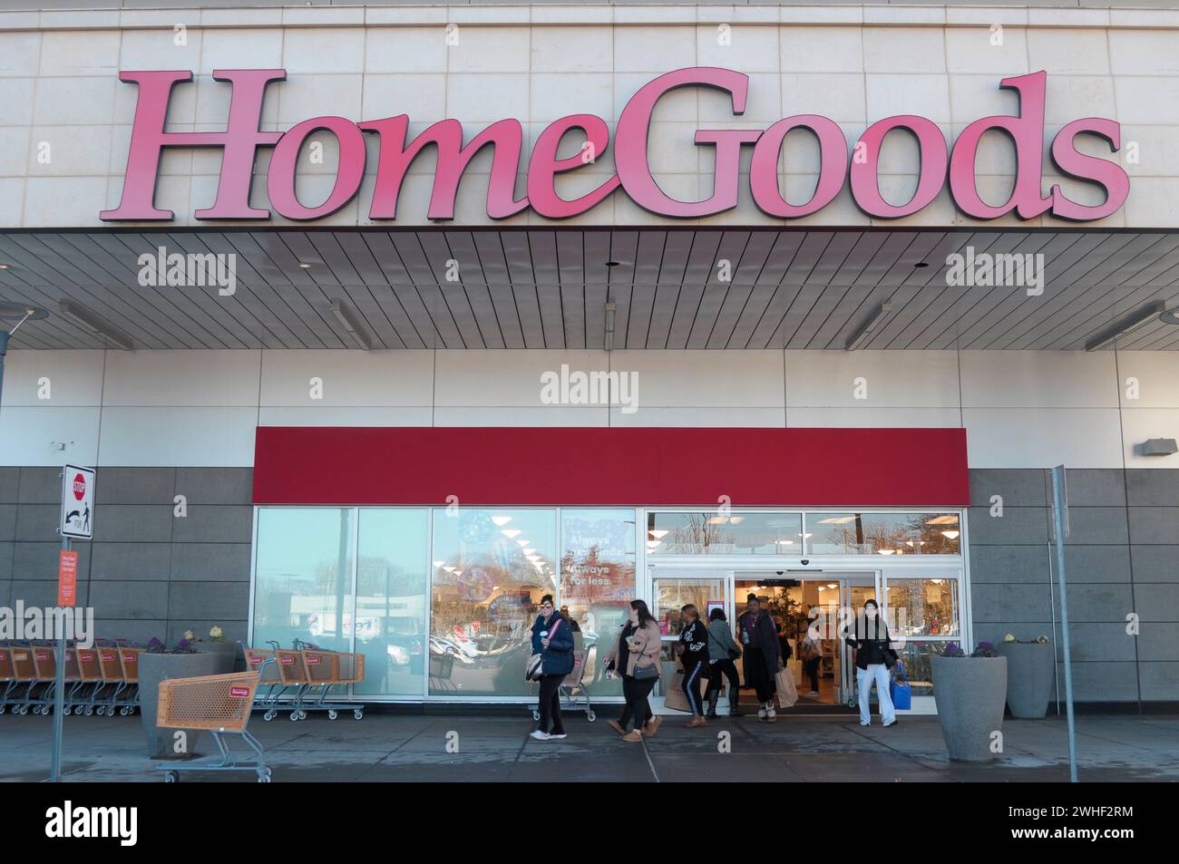 New York, United States. 09th Feb, 2024. A HomeGoods store is seen in the neighborhood of Garden