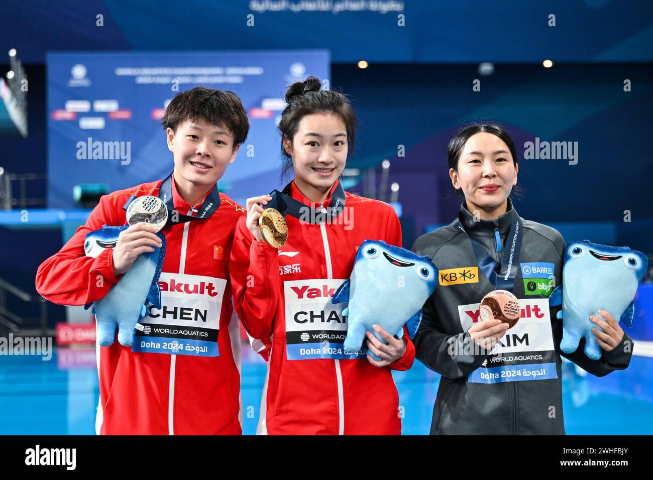 Doha, Kim Suji of South Korea pose for photos during the awarding ...
