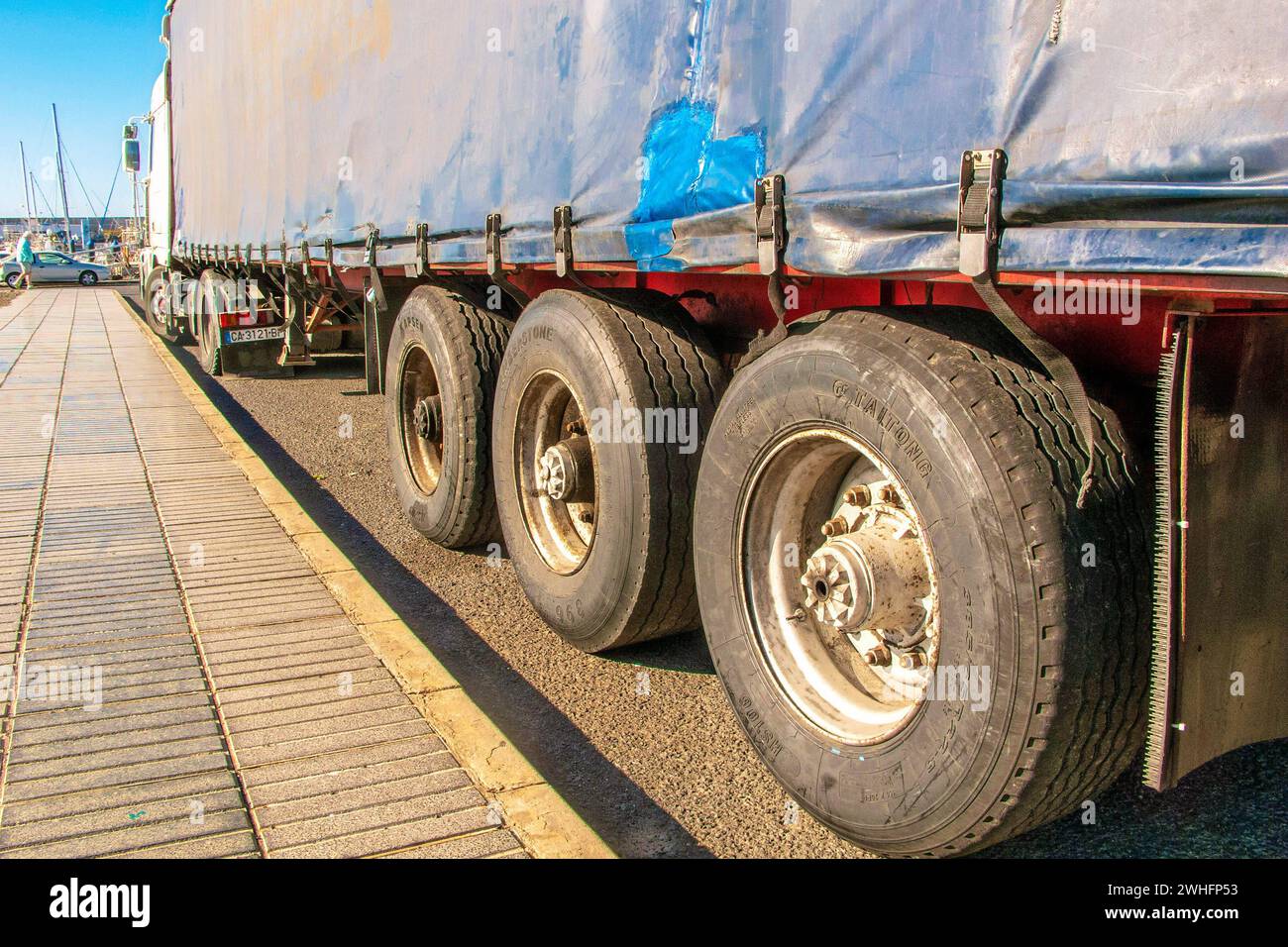 LKW Reifen an einem Aufleger gesehen am 18.01.2020 in Morro Jable auf