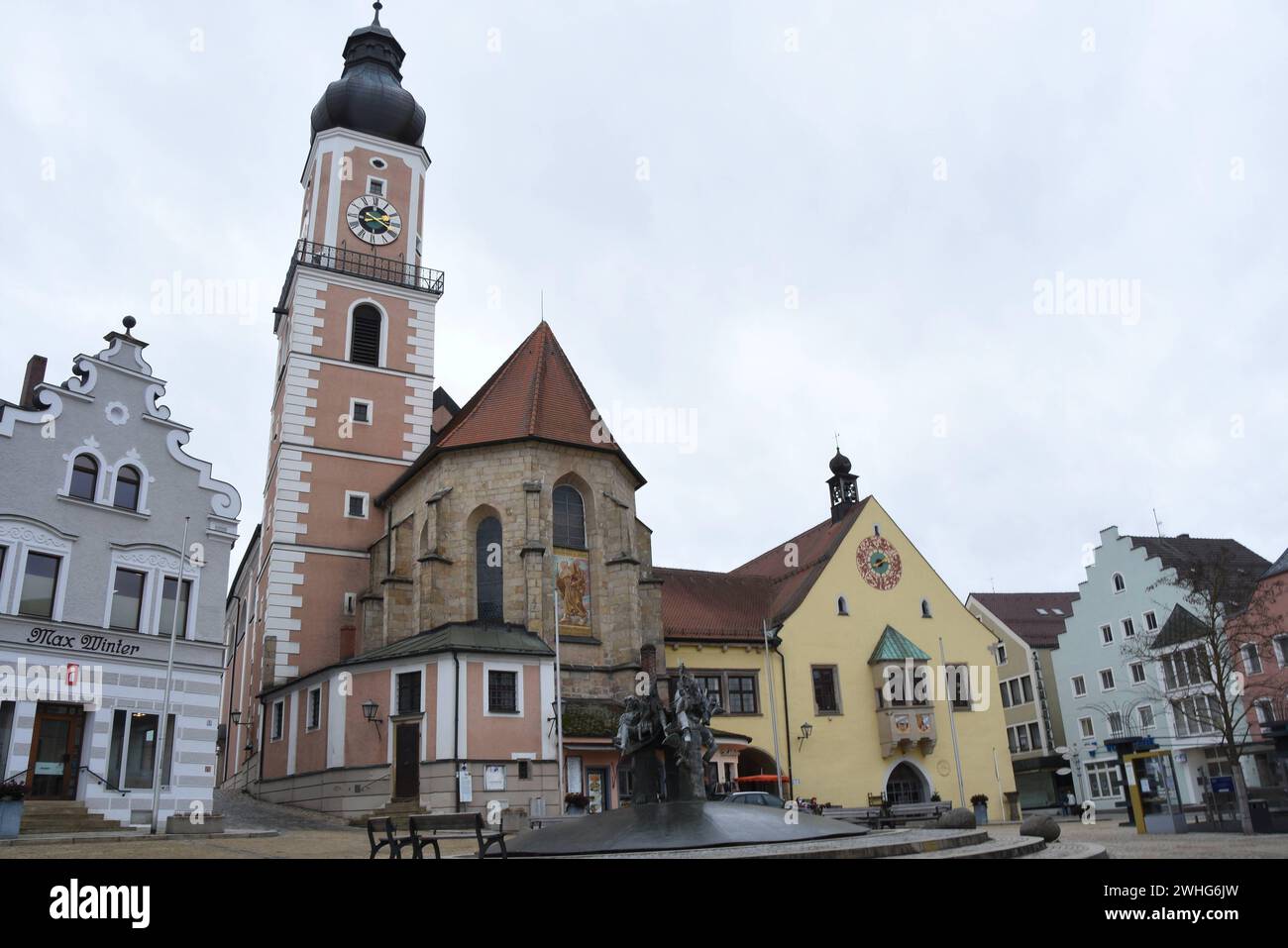Marktplatz Pfarrkirche St Jakob Rathaus Cham/0pf 06.02.2024 Cham/Opf ...