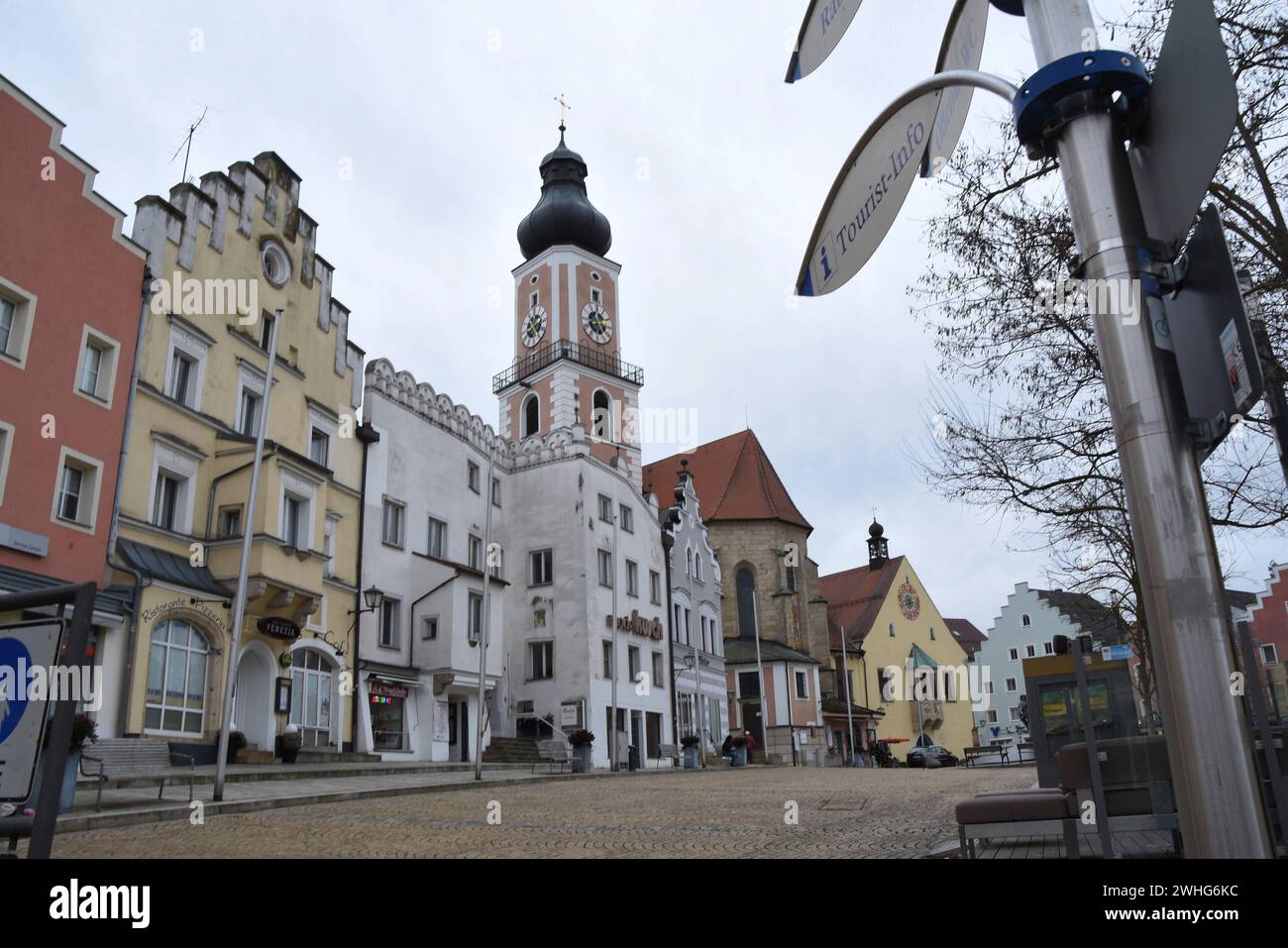 Marktplatz Pfarrkirche St Jakob Rathaus Cham/0pf 06.02.2024 Cham/Opf ...