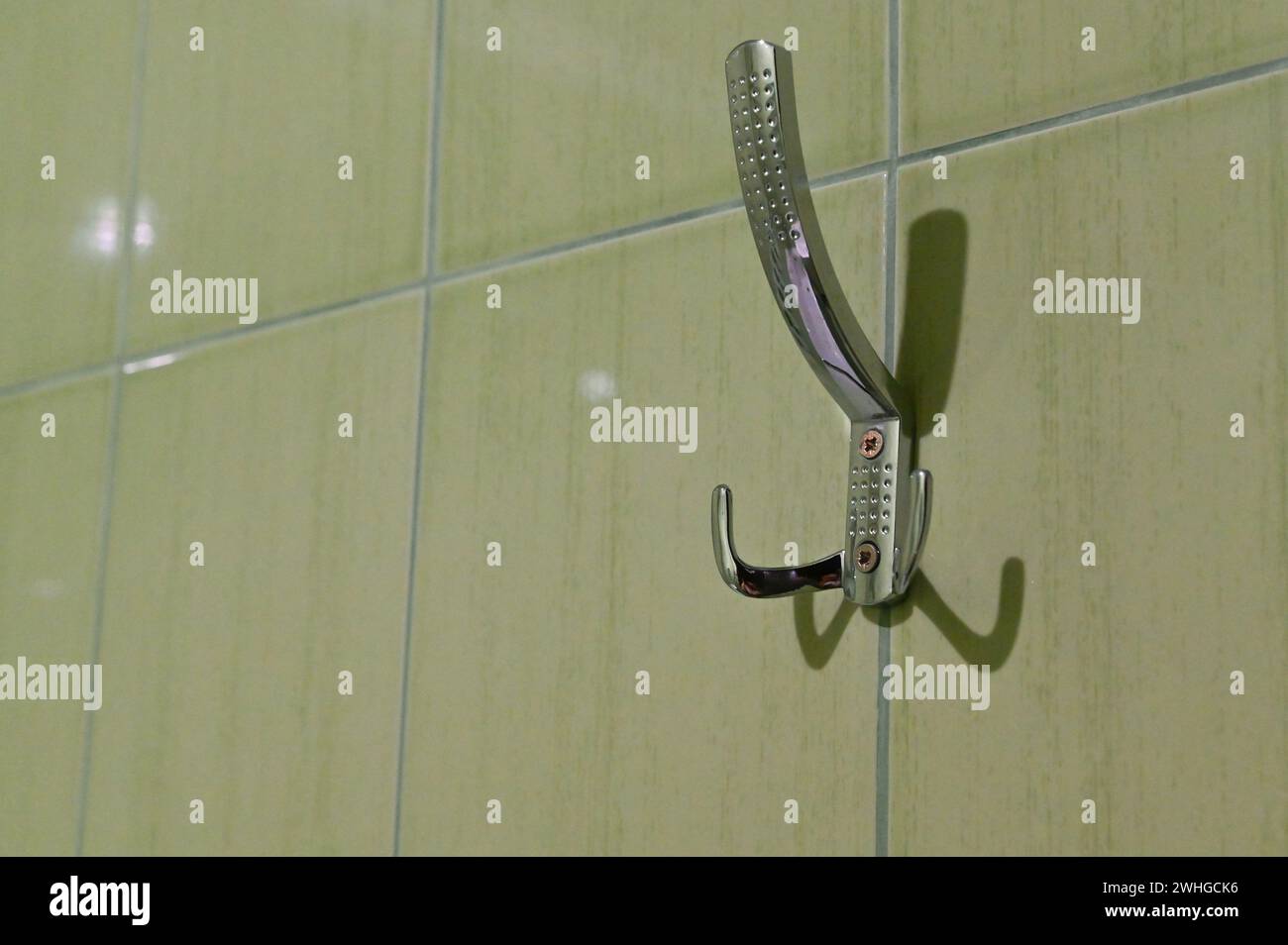 Empty towel rack hi-res stock photography and images - Alamy