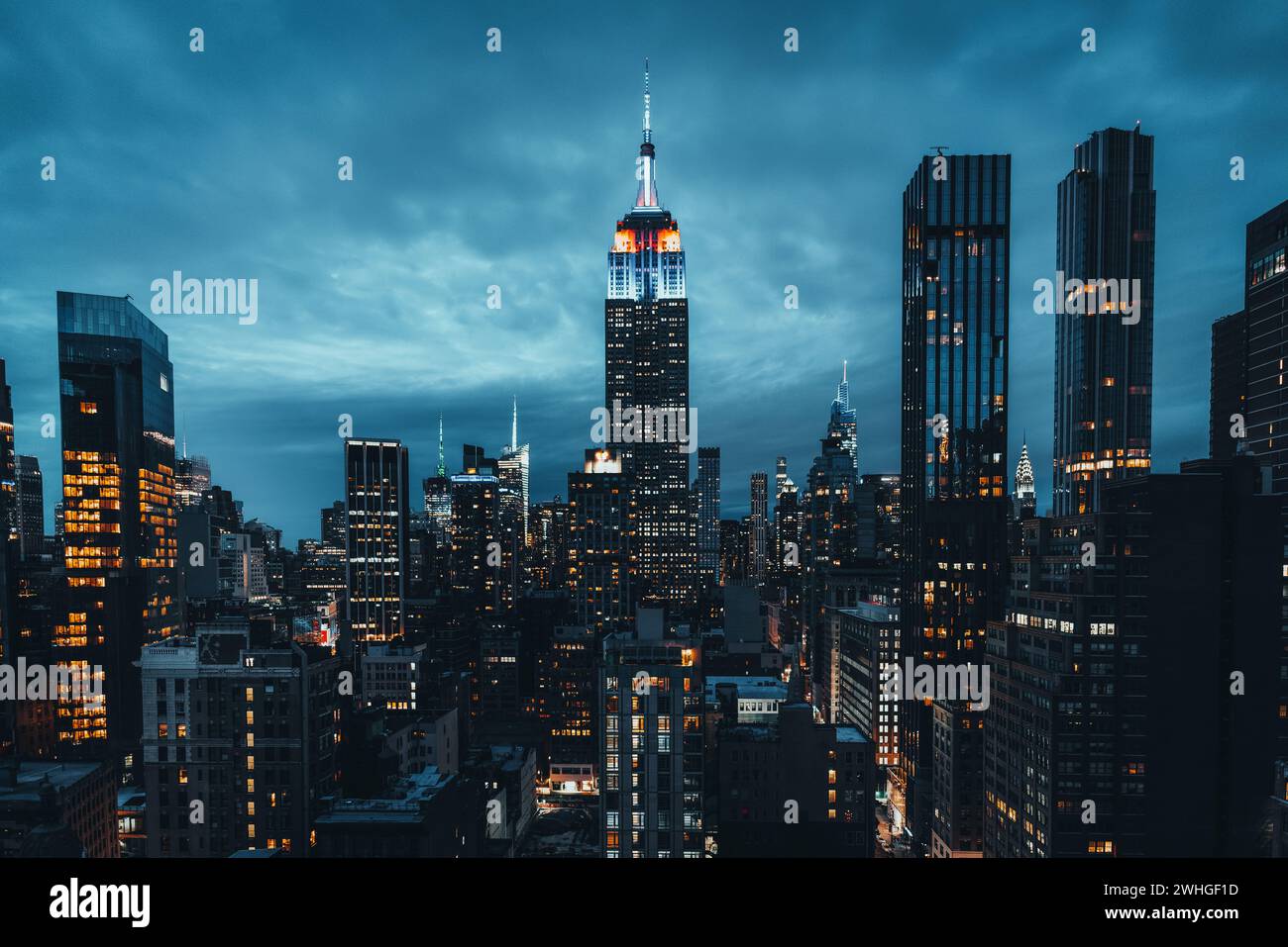 New york city night view hi-res stock photography and images - Alamy