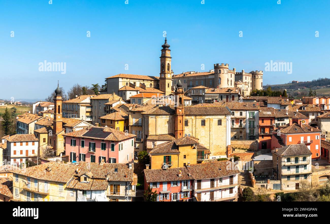 View of the picturesque village of Costigliole d'Asti in the Piedmont Stock Photo