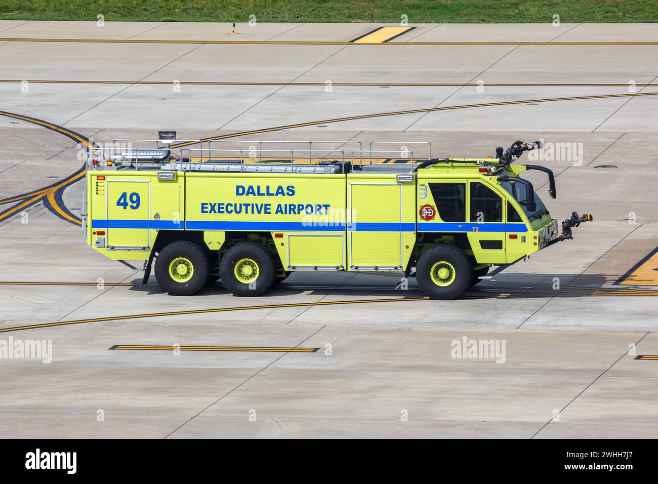 Dallas, USA - May 7, 2023: A Fire Brigade Vehicle At Dallas Love Field (DAL) Airport In The USA. Stock Photo